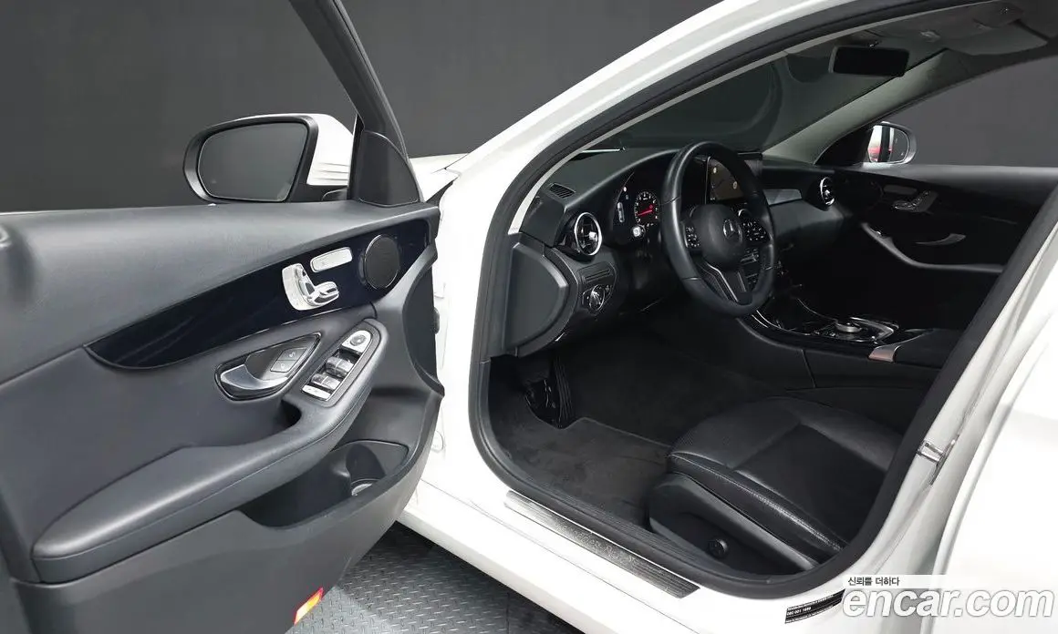 Mercedes-Benz C-Class 2019 2.0 автомат (гидро), фото 9