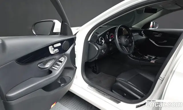 Mercedes-Benz C-Class 2019 2.0 автомат (гидро), миниатюра 9