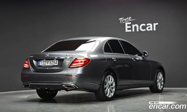 Mercedes-Benz E-Class 2017 2.0 автомат (гидро), миниатюра 2 Mercedes-Benz E-Class 2017 2.0 автомат (гидро), миниатюра 2