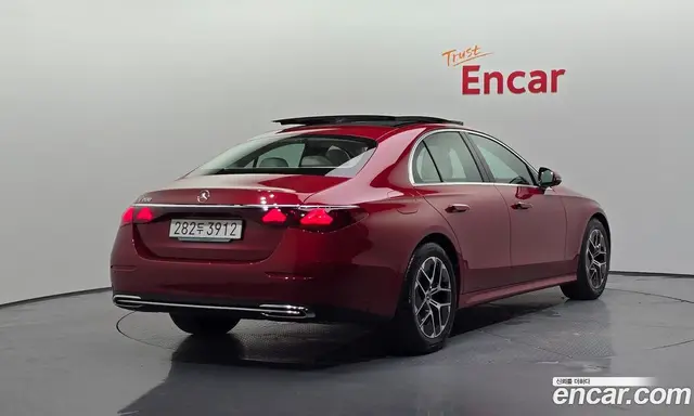 Mercedes-Benz E-Class 2025 2.0 автомат (гидро), миниатюра 2