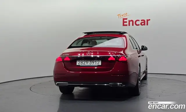 Mercedes-Benz E-Class 2025 2.0 автомат (гидро), миниатюра 4