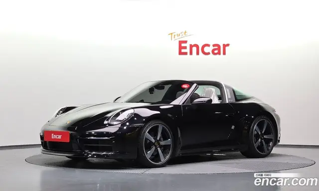 Porsche 911, 2024, 13 373 км