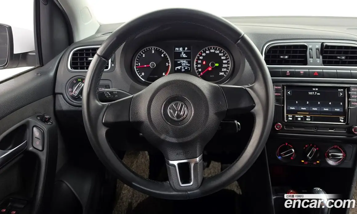 Volkswagen Polo 2013 1.6 автомат (гидро), фото 13
