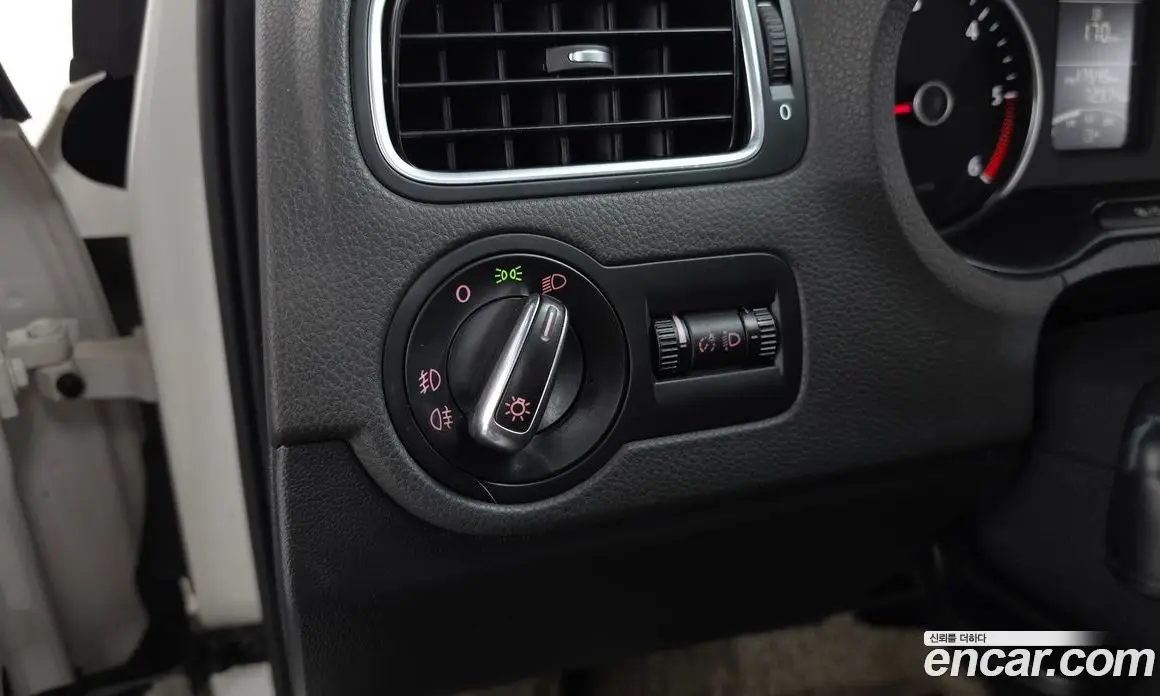 Volkswagen Polo 2013 1.6 автомат (гидро), фото 14