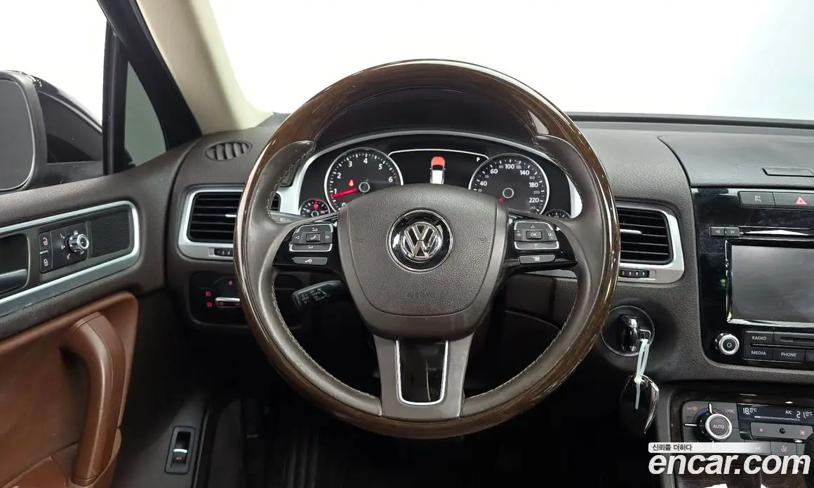 Volkswagen Touareg 2015 3.6 автомат (гидро), фото 13 Volkswagen Touareg 2015 3.6 автомат (гидро), фото 13