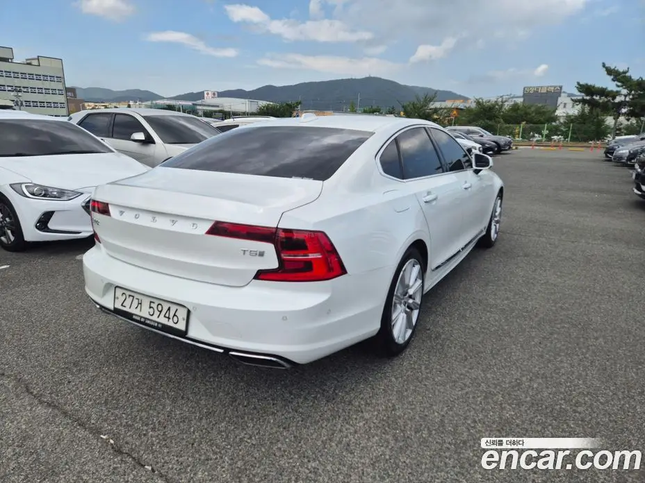 Volvo S90 2019 2.0 автомат (гидро), фото 2 Volvo S90 2019 2.0 автомат (гидро), фото 2