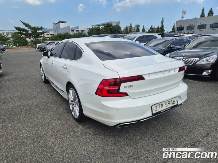 Volvo S90 2019 2.0 автомат (гидро), фото 20 Volvo S90 2019 2.0 автомат (гидро), фото 20