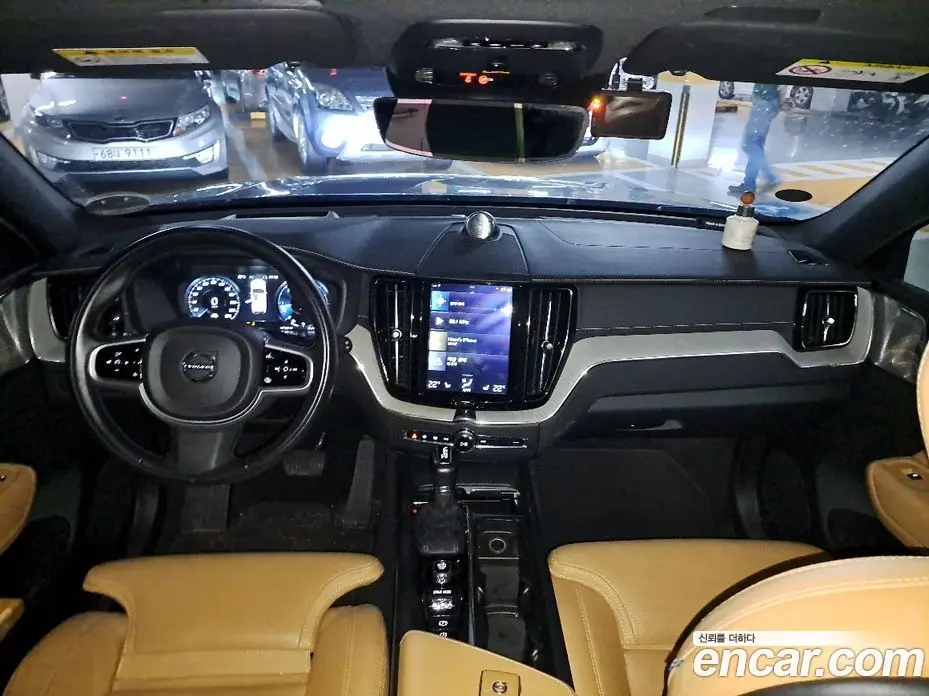 Volvo XC60 2019 2.0 автомат (гидро), фото 15 Volvo XC60 2019 2.0 автомат (гидро), фото 15