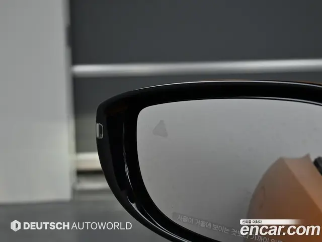 Aston Martin Vantage 2023 4.0 автомат (гидро), миниатюра 12