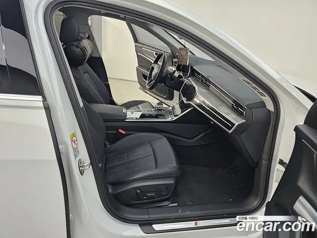 Audi A6 2020 2.0 автомат (гидро), миниатюра 11