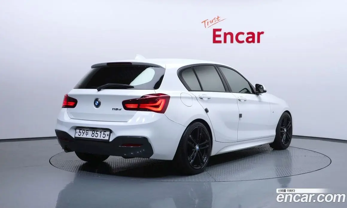 BMW 1 серия 2017 2.0 автомат (гидро), фото 1 BMW 1 серия 2017 2.0 автомат (гидро), фото 1