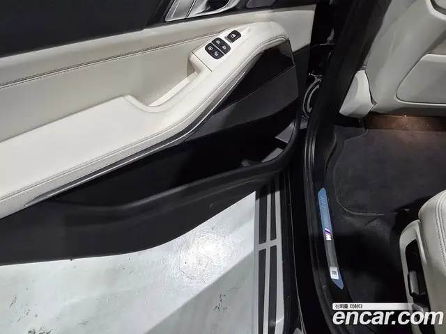 BMW X7 2025 3.0 автомат (гидро), миниатюра 12
