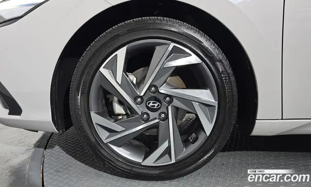 Hyundai Avante 2023 1.6 автомат (гидро), миниатюра 5 Hyundai Avante 2023 1.6 автомат (гидро), миниатюра 5