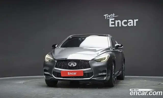 Infiniti Q30 2017 2.0 автомат (гидро), миниатюра 3