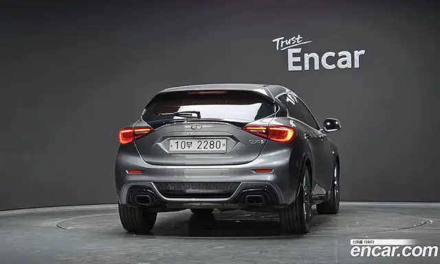 Infiniti Q30 2017 2.0 автомат (гидро), миниатюра 4