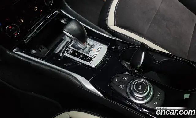 Infiniti Q30 2017 2.0 автомат (гидро), миниатюра 9