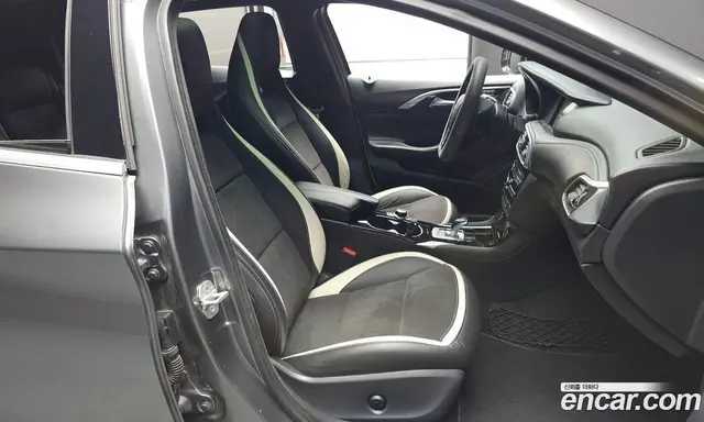 Infiniti Q30 2017 2.0 автомат (гидро), миниатюра 10