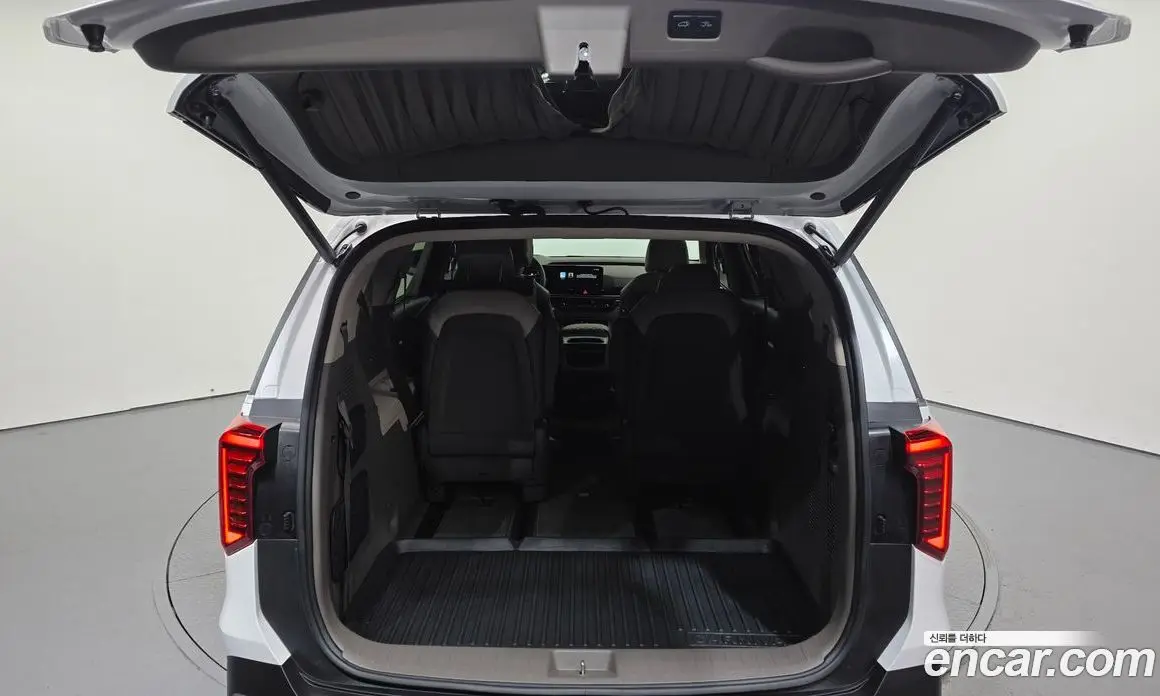 Kia Carnival 2024 1.6 автомат (гидро), фото 20