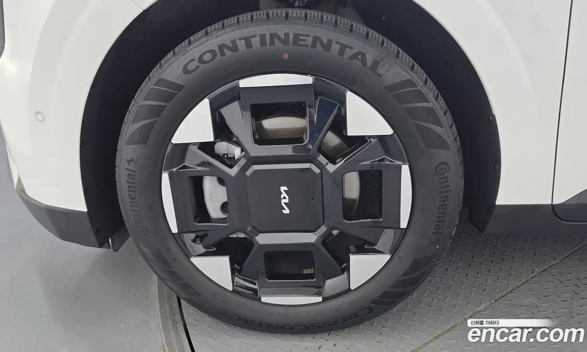 Kia Carnival 2024 1.6 автомат (гидро), фото 5