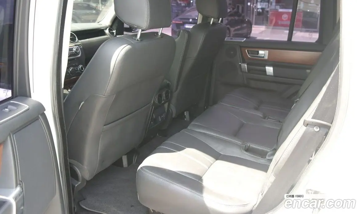 Land Rover Discovery 2016 3.0 автомат (гидро), фото 11