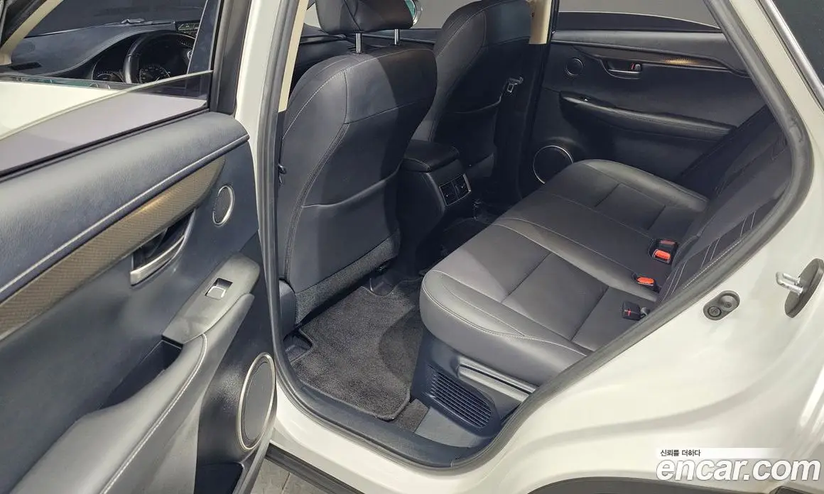 Lexus NX 2019 2.5 автомат (гидро), фото 12 Lexus NX 2019 2.5 автомат (гидро), фото 12
