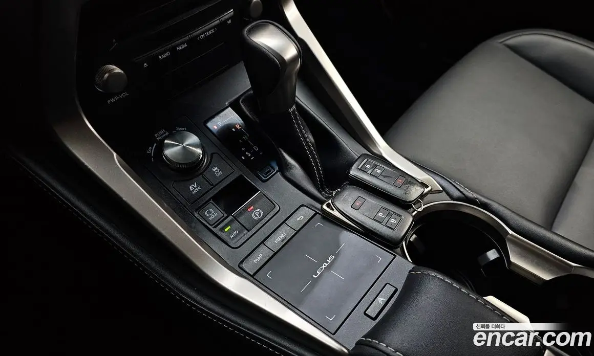 Lexus NX 2019 2.5 автомат (гидро), фото 9 Lexus NX 2019 2.5 автомат (гидро), фото 9