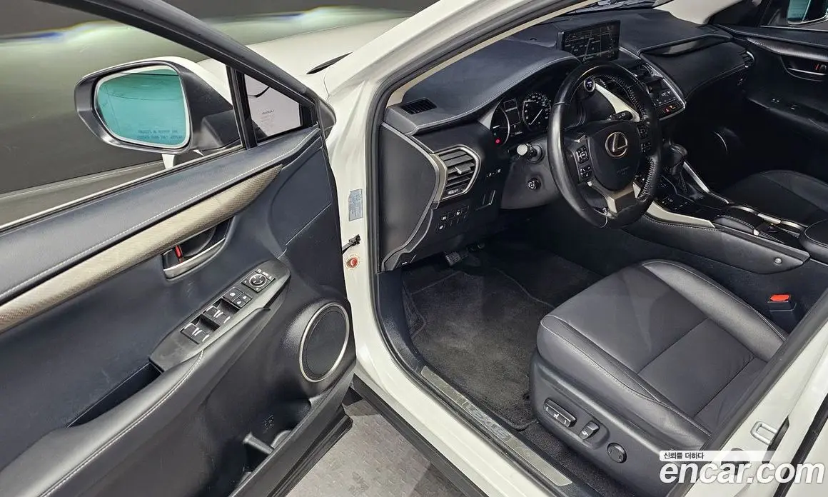Lexus NX 2019 2.5 автомат (гидро), фото 10 Lexus NX 2019 2.5 автомат (гидро), фото 10