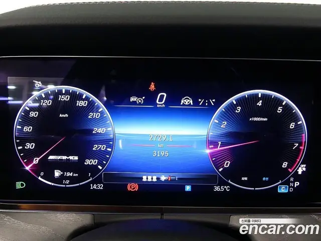 Mercedes-Benz AMG GT 2024 3.0 автомат (гидро), миниатюра 7