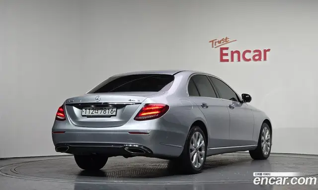 Mercedes-Benz E-Class 2017 2.0 автомат (гидро), миниатюра 2 Mercedes-Benz E-Class 2017 2.0 автомат (гидро), миниатюра 2