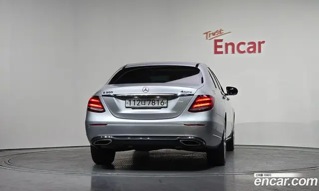 Mercedes-Benz E-Class 2017 2.0 автомат (гидро), миниатюра 4 Mercedes-Benz E-Class 2017 2.0 автомат (гидро), миниатюра 4