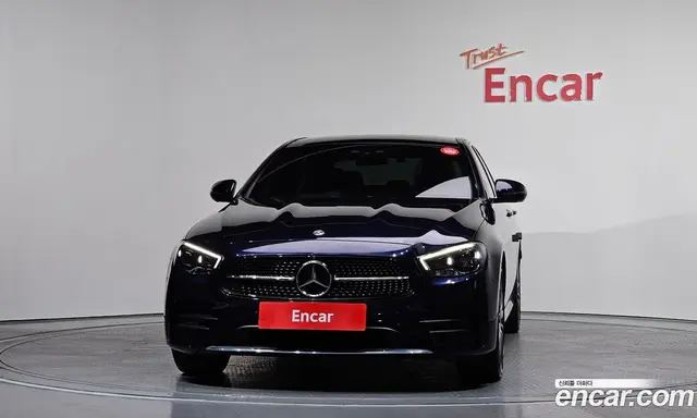 Mercedes-Benz E-Class 2022 2.0 автомат (гидро), миниатюра 2