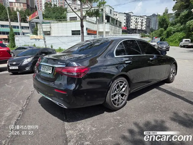 Mercedes-Benz E-Class 2022 1.9 автомат (гидро), миниатюра 2