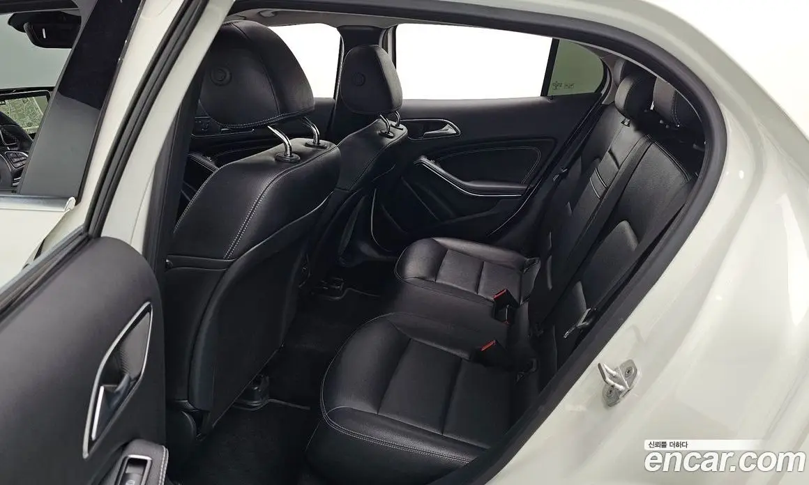 Mercedes-Benz GLA-Class 2016 2.1 автомат (гидро), фото 11 Mercedes-Benz GLA-Class 2016 2.1 автомат (гидро), фото 11