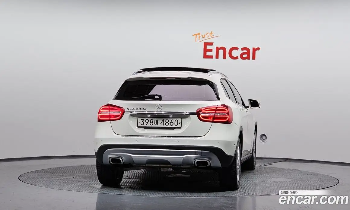 Mercedes-Benz GLA-Class 2016 2.1 автомат (гидро), фото 4 Mercedes-Benz GLA-Class 2016 2.1 автомат (гидро), фото 4