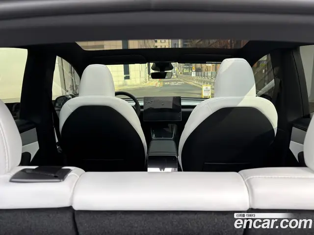 Tesla Model Y 2026 автомат (гидро), миниатюра 12