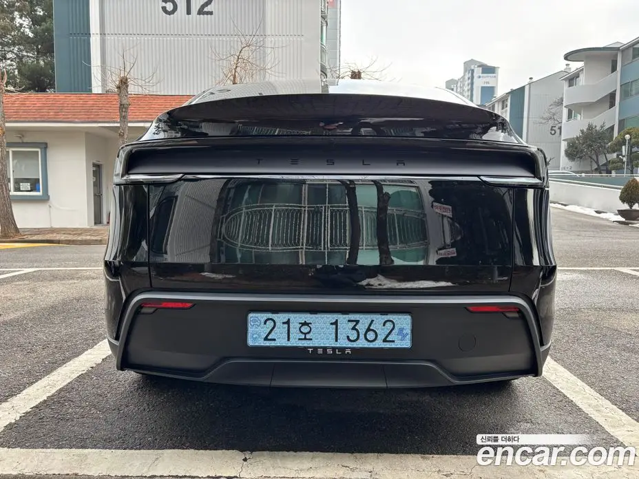 Tesla Model Y 2026 автомат (гидро), фото 4 Tesla Model Y 2026 автомат (гидро), фото 4
