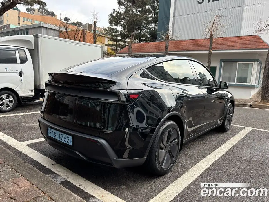 Tesla Model Y 2026 автомат (гидро), фото 5 Tesla Model Y 2026 автомат (гидро), фото 5