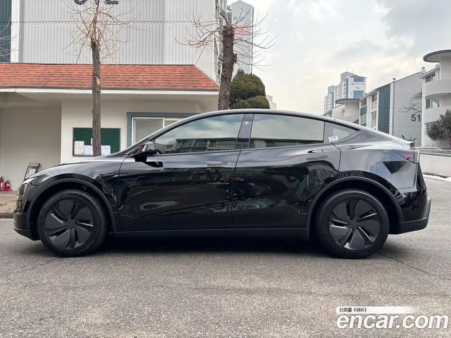 Tesla Model Y 2026 автомат (гидро), фото 7 Tesla Model Y 2026 автомат (гидро), фото 7