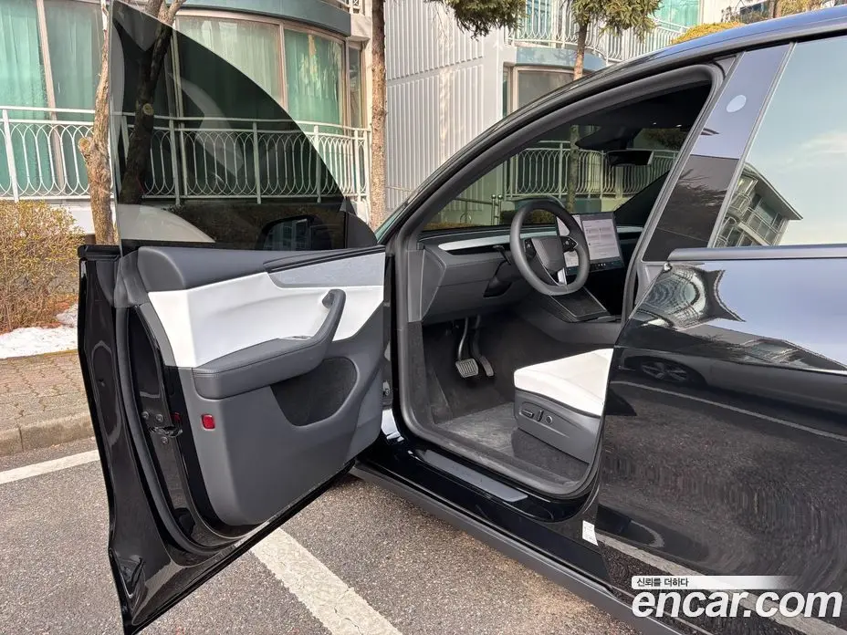 Tesla Model Y 2026 автомат (гидро), фото 8 Tesla Model Y 2026 автомат (гидро), фото 8