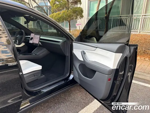 Tesla Model Y 2026 автомат (гидро), миниатюра 9 Tesla Model Y 2026 автомат (гидро), миниатюра 9