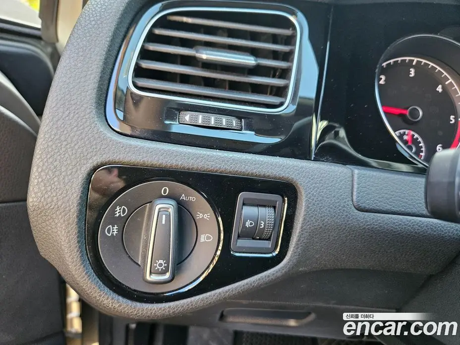 Volkswagen Golf 2014 1.6 автомат (гидро), фото 18