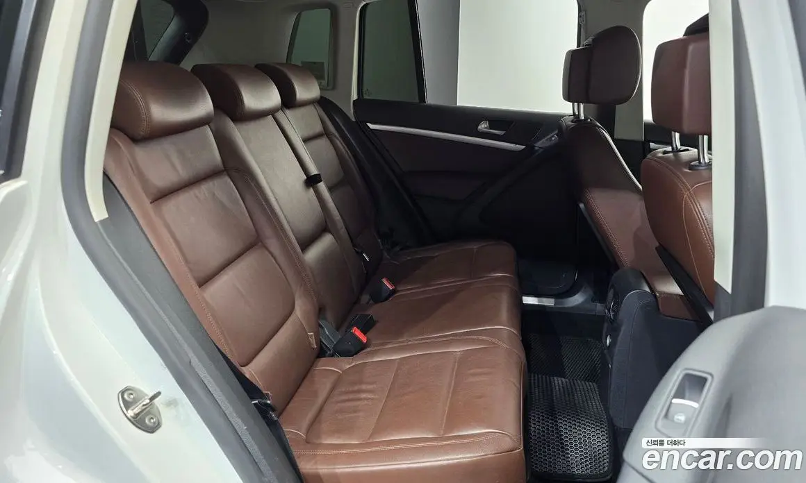 Volkswagen Tiguan 2013 2.0 автомат (гидро), фото 11