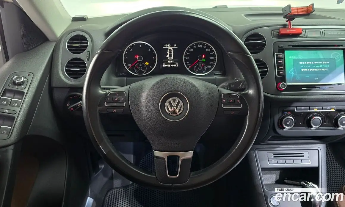 Volkswagen Tiguan 2013 2.0 автомат (гидро), фото 14