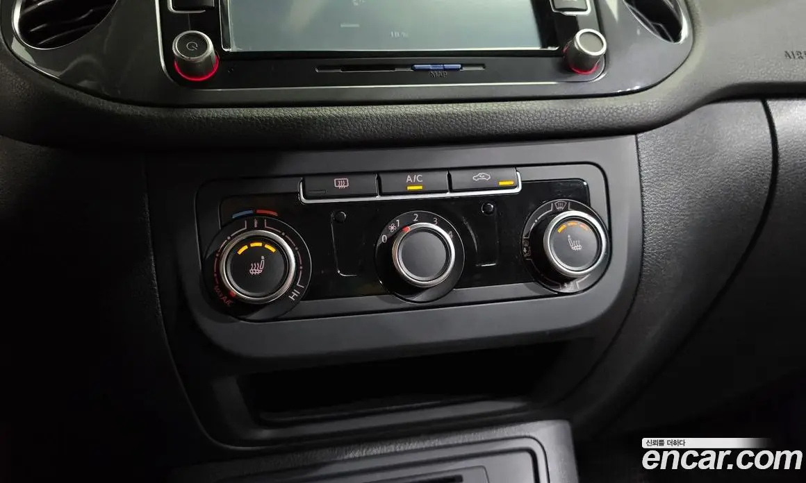 Volkswagen Tiguan 2013 2.0 автомат (гидро), фото 17