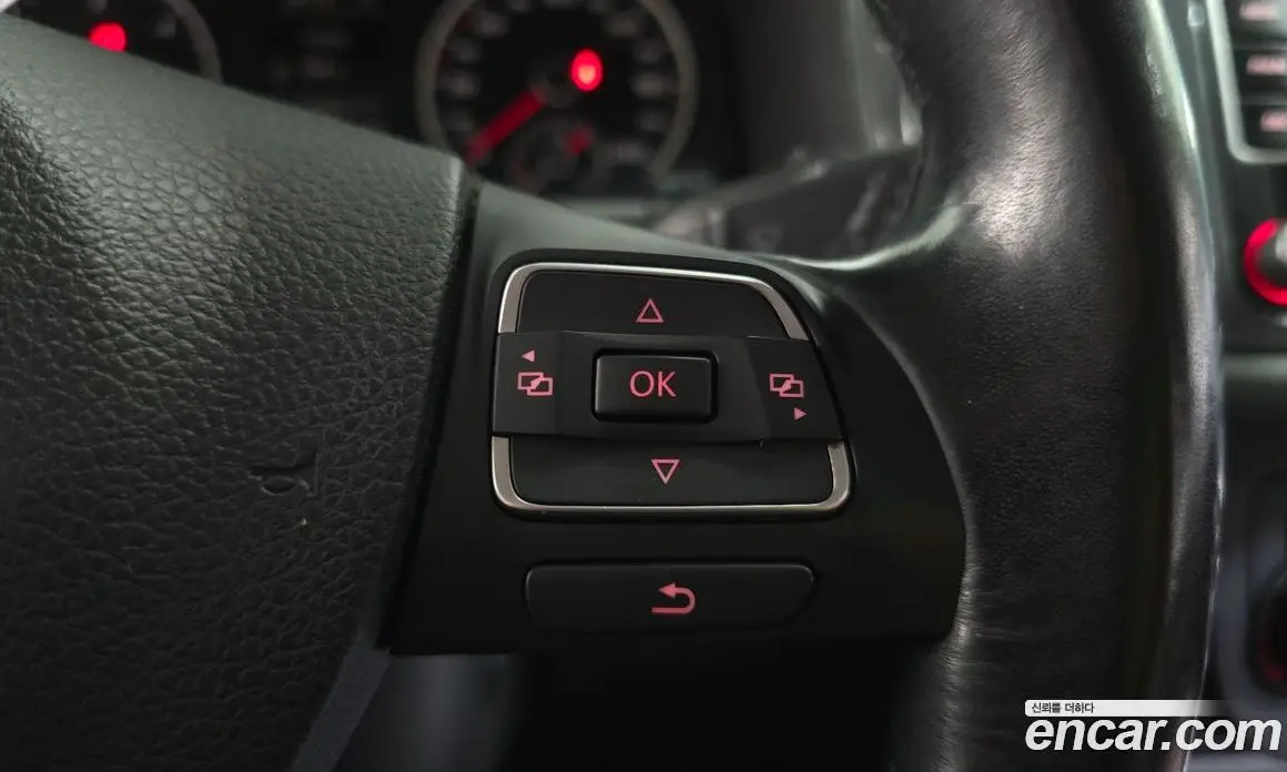 Volkswagen Tiguan 2013 2.0 автомат (гидро), фото 18