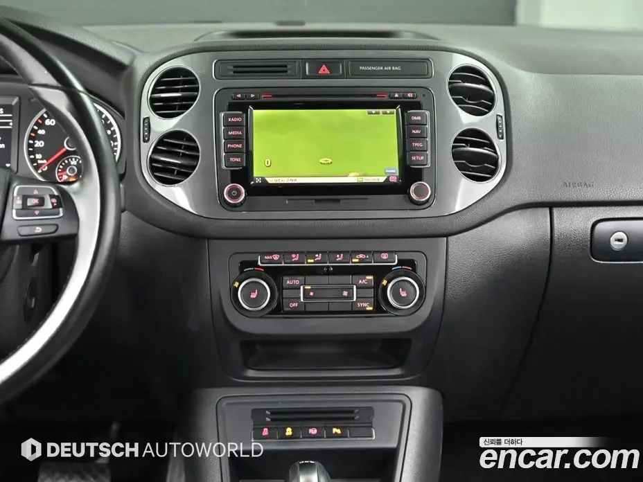 Volkswagen Tiguan 2015 2.0 автомат (гидро), фото 14