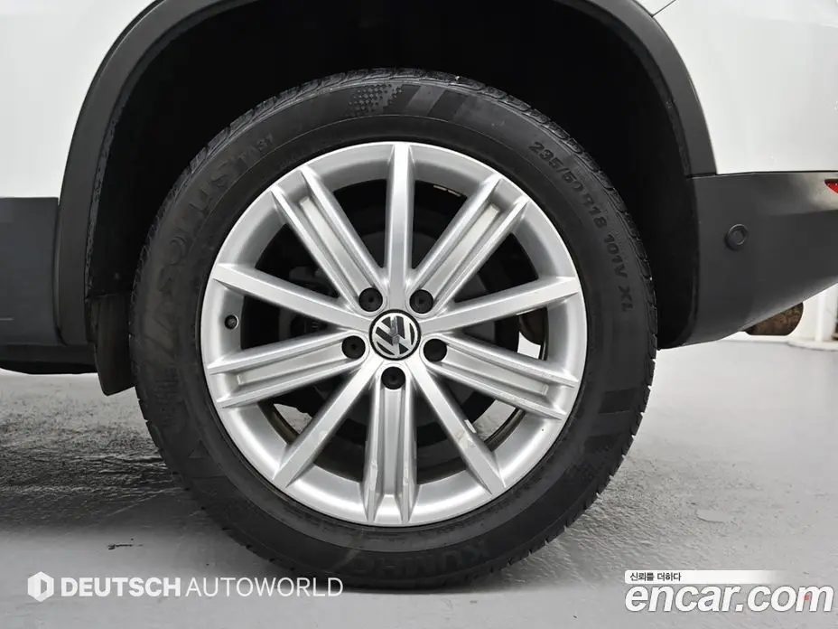 Volkswagen Tiguan 2015 2.0 автомат (гидро), фото 5