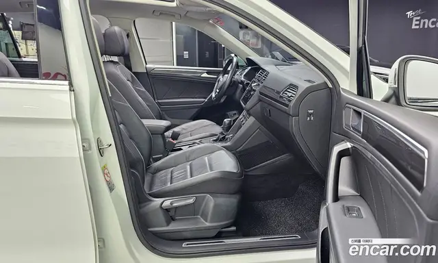 Volkswagen Tiguan 2020 2.0 автомат (гидро), миниатюра 11
