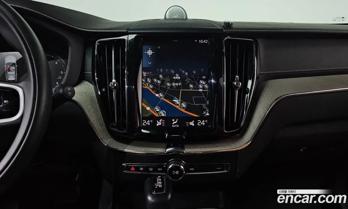 Volvo XC60 2018 2.0 автомат (гидро), фото 13 Volvo XC60 2018 2.0 автомат (гидро), фото 13