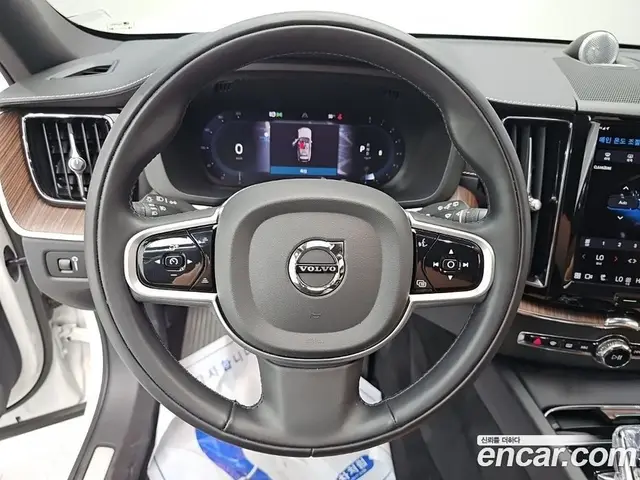Volvo XC60 2022 2.0 автомат (гидро), миниатюра 12